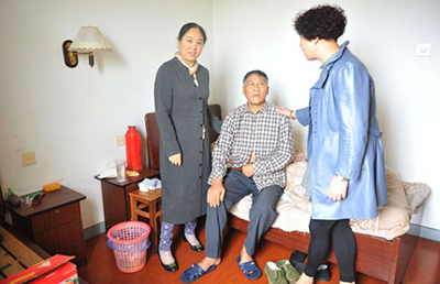 一雙保暖鞋，情暖老人心